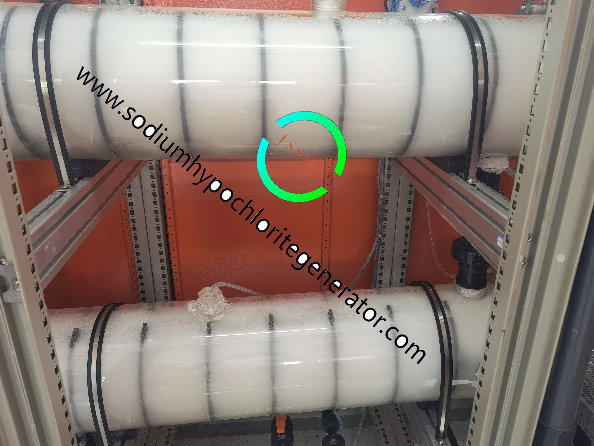Large and efficient electrolytic cell